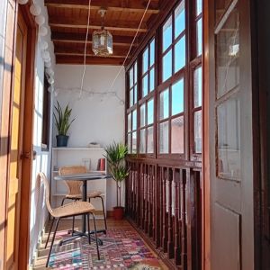 La Casona-galeria-terraza-interior